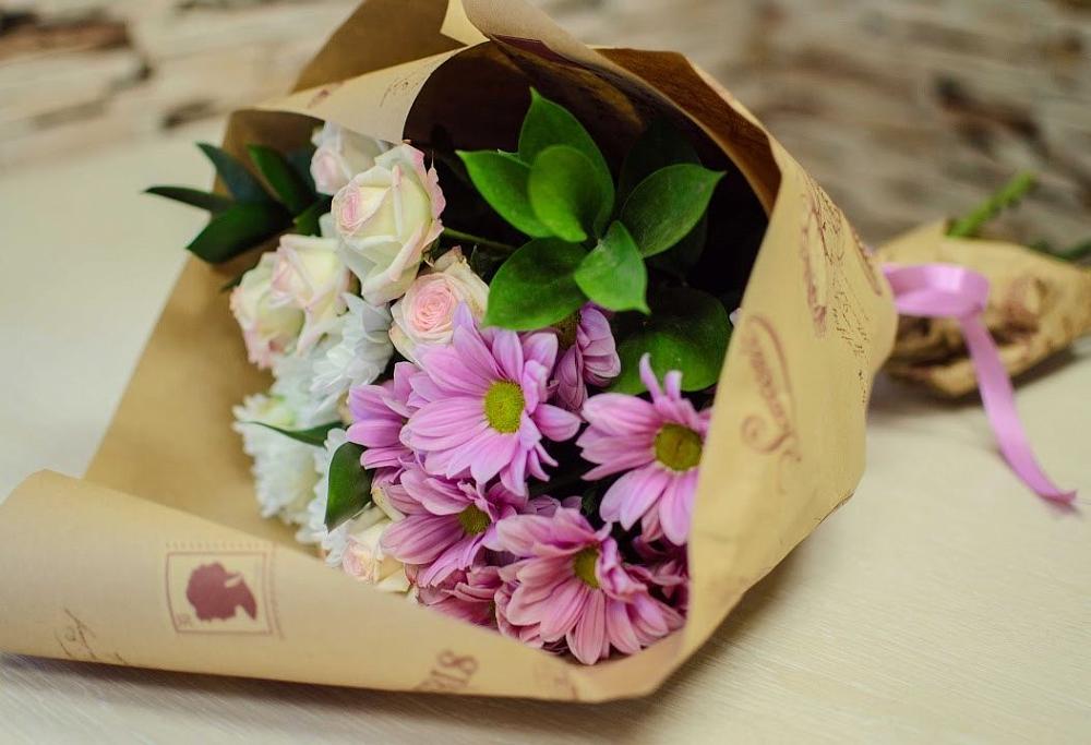 Букет цветов из: Розы и Хризантемы в Ундоры