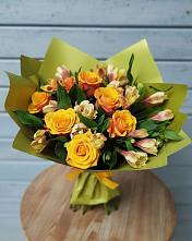 Букет цветов из:  Альстромерии и Розы в Ундоры