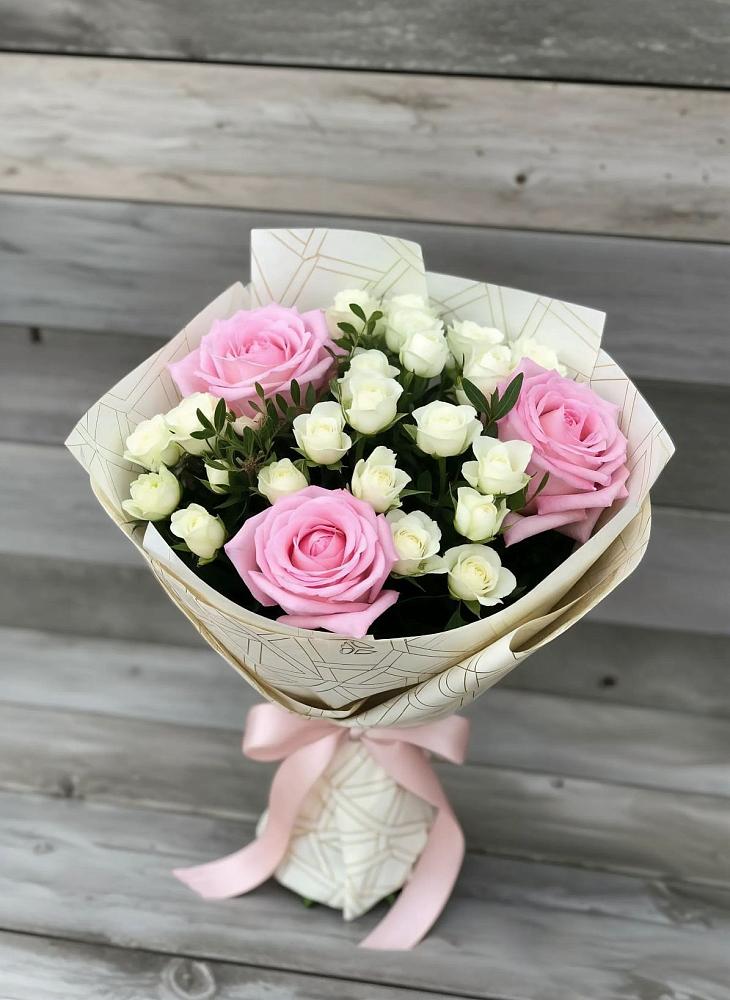 Букет цветов из: Розы в Ундоры