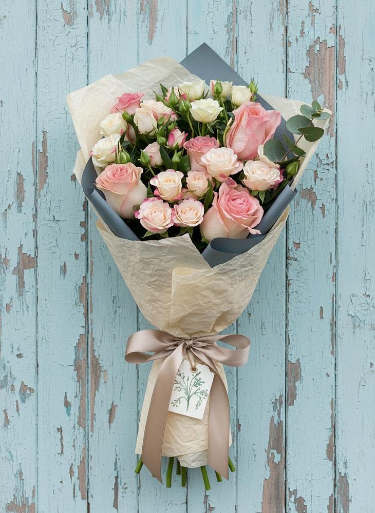 Букет цветов из: Розы в Ундоры