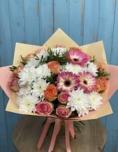 Букет цветов из:  Розы, Герберы и Хризантемы в Ундоры