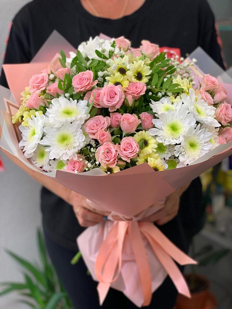 Букет цветов из: Розы и Хризантемы в Ундоры