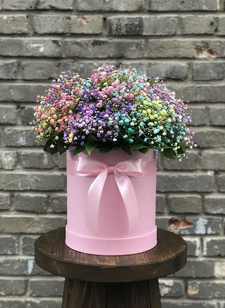 Цветочная композиция из Гипсофила и Розы в шляпной коробке в Ундоры