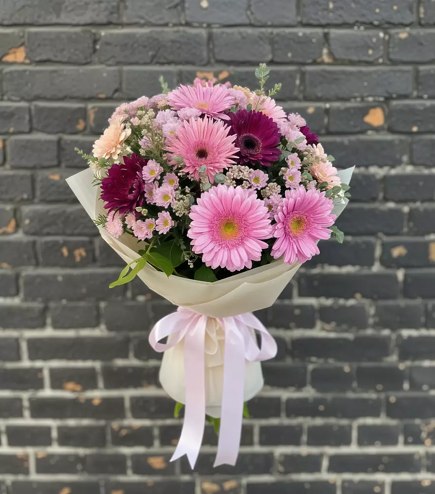 Букет цветов из: Герберы и Хризантемы в Ундоры
