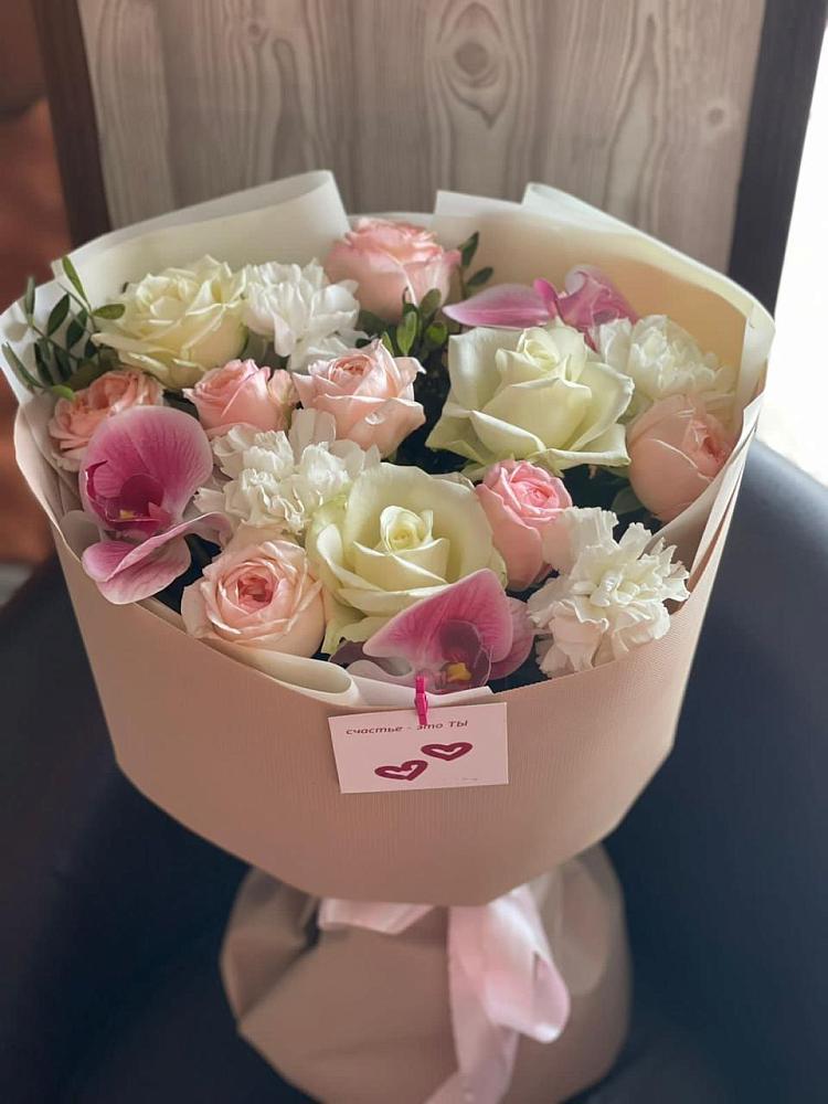 Букет цветов из: Орхидеи, Розы и Гвоздики в Ундоры