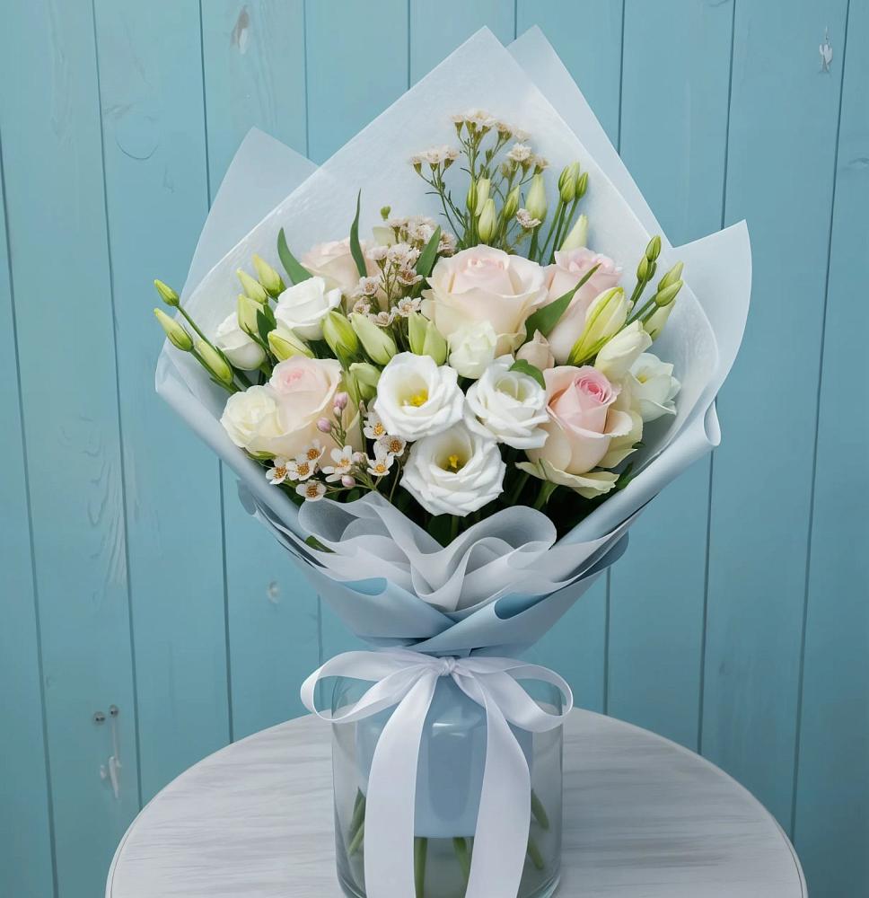 Букет цветов из: Розы и Лизиантусы в Ундоры