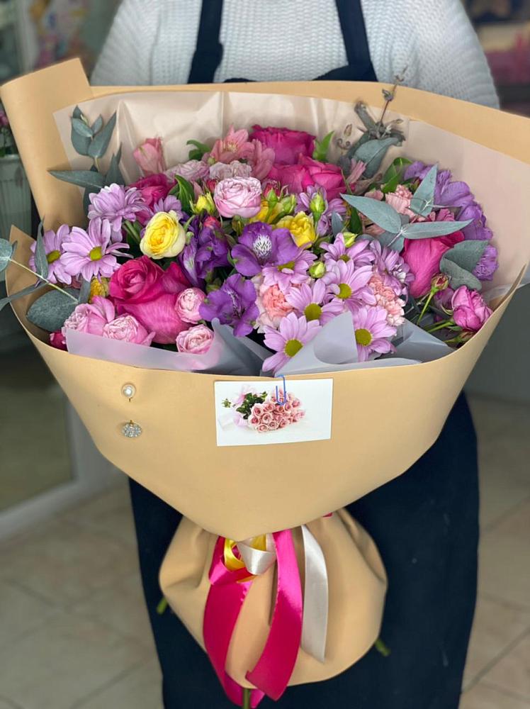 Букет цветов из: Хризантемы, Гвоздики и Альстромерии в Ундоры