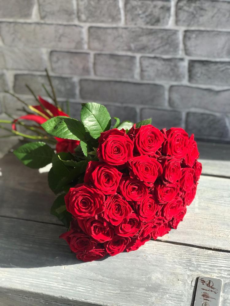 Букет Красные розы Фридом в Ундоры