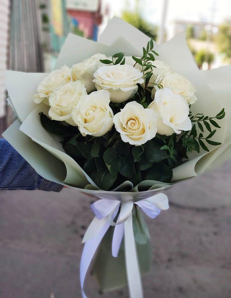Букет Белые розы Проуд в Ундоры