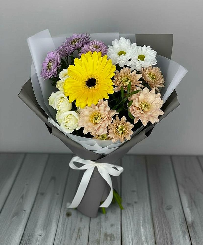 Букет цветов из: Розы, Герберы и Хризантемы в Ундоры
