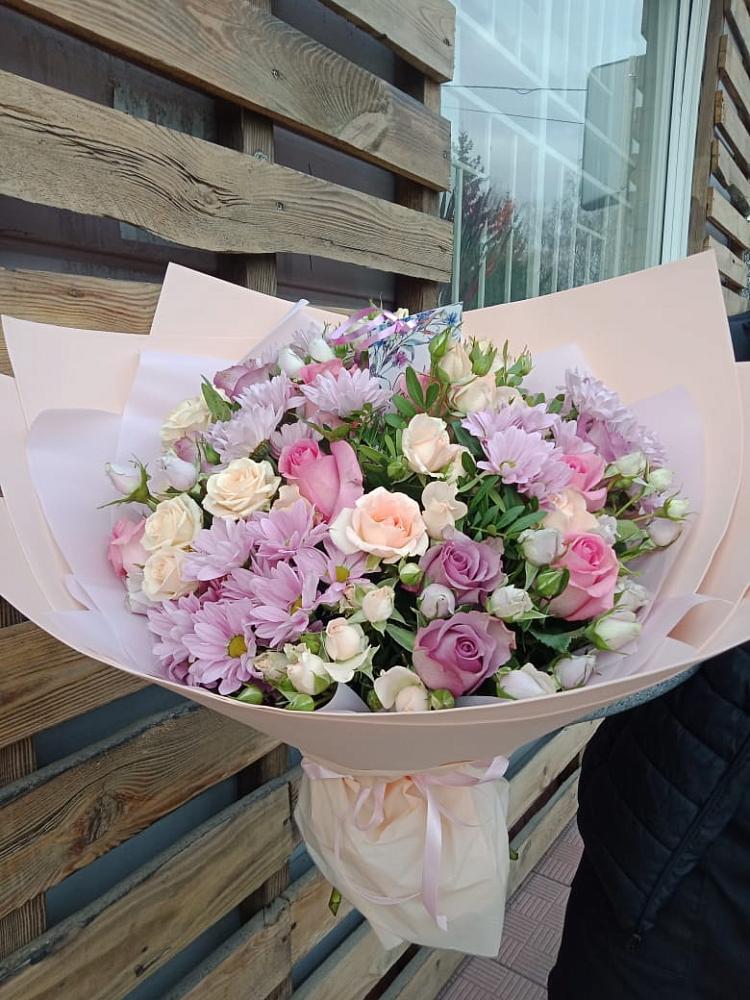 Букет цветов из: Розы и Хризантемы в Ундоры