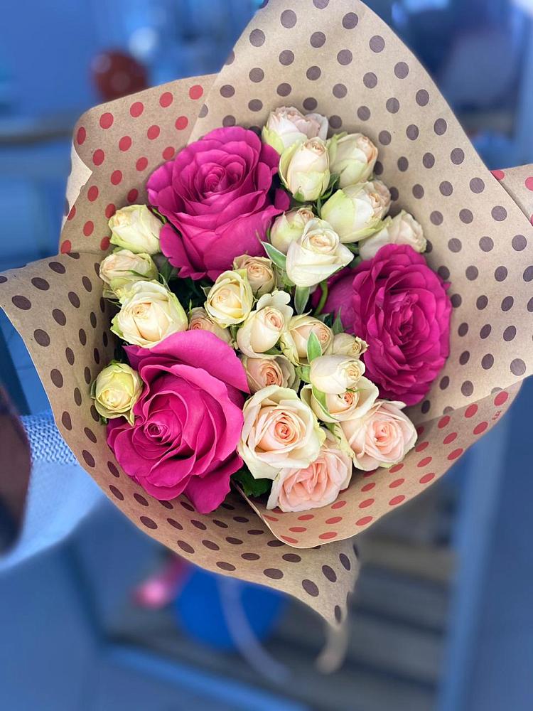 Букет цветов из: Розы в Ундоры