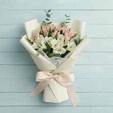 Букет цветов из:  Альстромерии в Ундоры