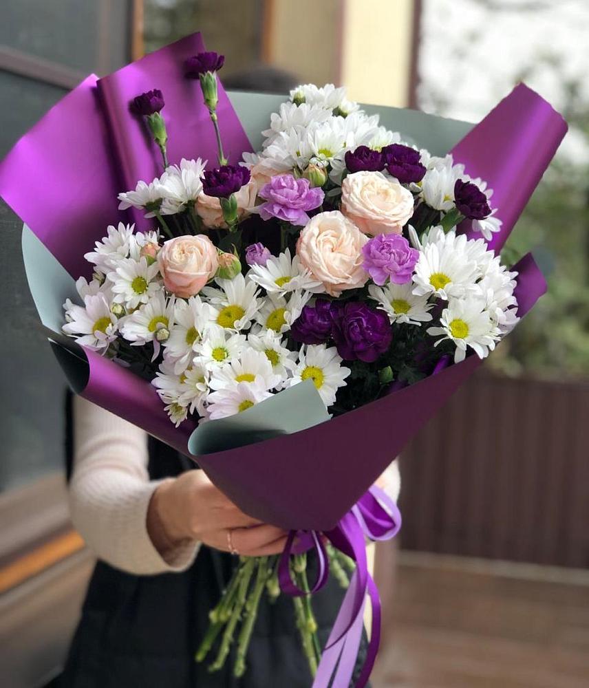 Букет цветов из: Хризантемы, Гвоздики и Розы в Ундоры