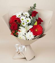 Букет цветов из:  Розы, Хризантемы, Герберы и Лилии в Ундоры