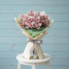 Букет цветов из:  Орхидеи и Розы в Ундоры