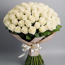 Букет 101 беля роза Белоснежка в Ундоры