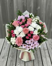 Букет цветов из:  Альстромерии, Гвоздики, Розы и Хризантемы в Ундоры