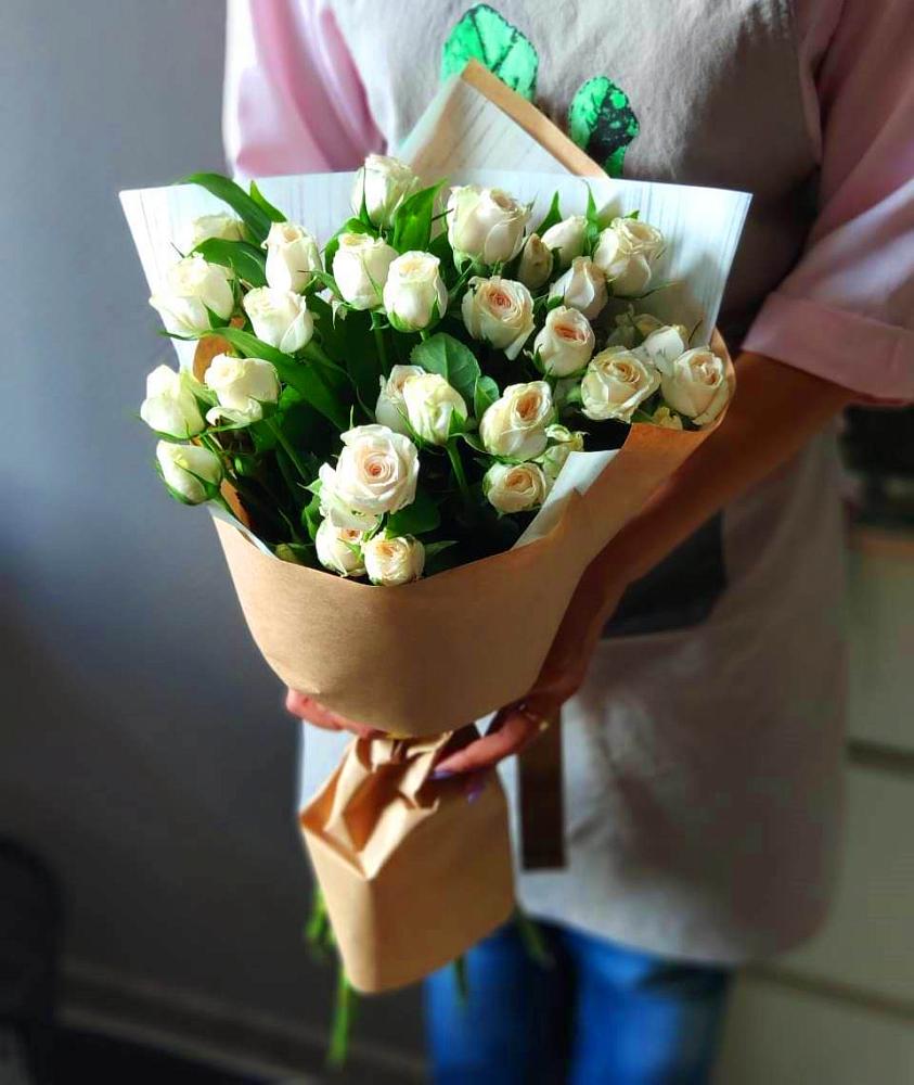 Букет цветов из: Розы в Ундоры