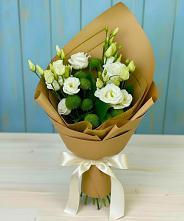 Букет цветов из:  Хризантемы и Лизиантусы в Ундоры