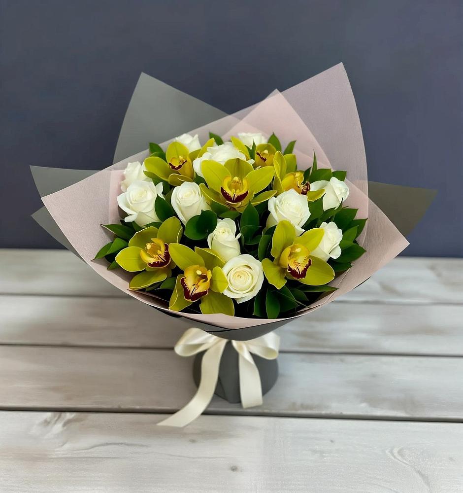 Букет цветов из: Орхидеи и Розы в Ундоры