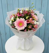 Букет цветов из:  Герберы, Альстромерии и Лизиантусы в Ундоры
