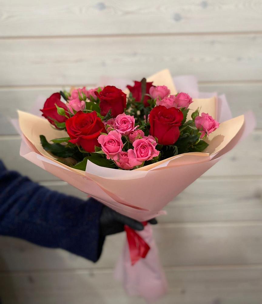 Букет цветов из: Розы в Ундоры