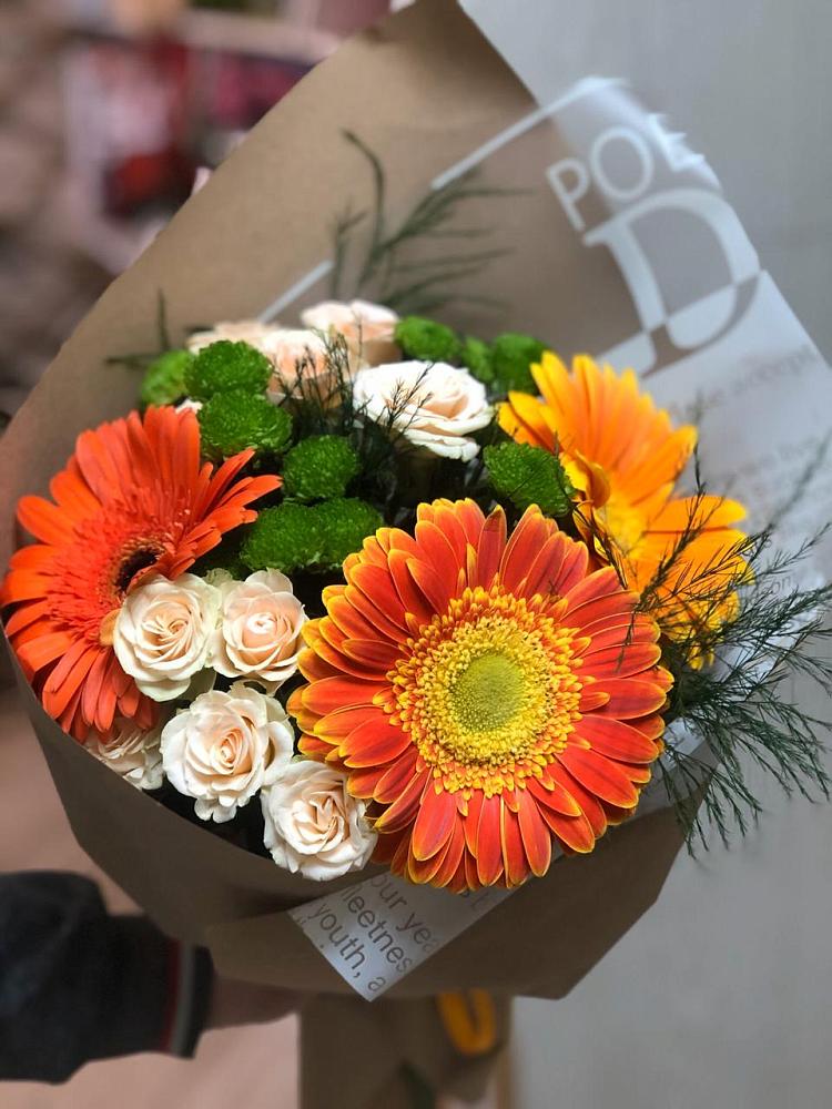 Букет цветов из: Герберы, Хризантемы и Розы в Ундоры