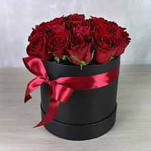 Цветочная композиция из Розы в шляпной коробке в Ундоры