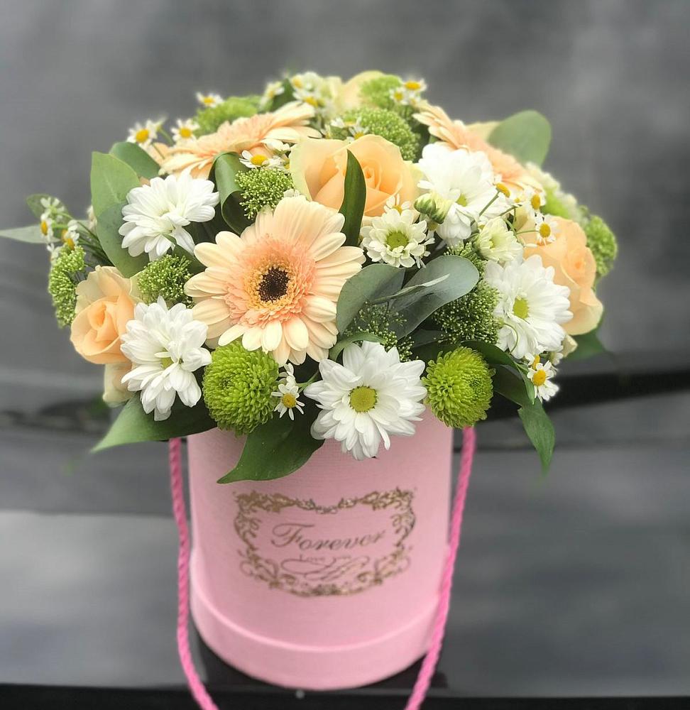 Цветочная композиция из Розы, Герберы и Хризантемы в шляпной коробке в Ундоры