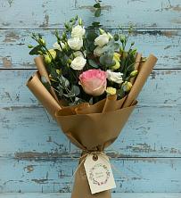 Букет цветов из:  Розы и Лизиантусы в Ундоры
