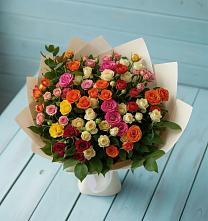 Букет Микс из разноцветных кустовых роз в Ундоры