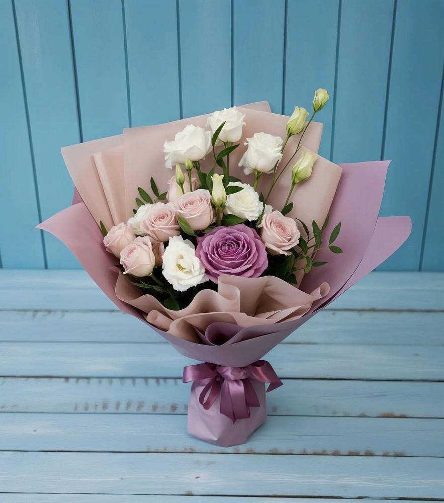 Букет цветов из: Розы и Лизиантусы в Ундоры